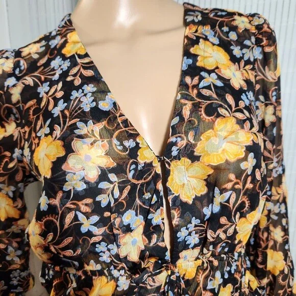 Old Navy long sleeve Top Size Medium Floral Print Lightweight - Picture 5 of 11